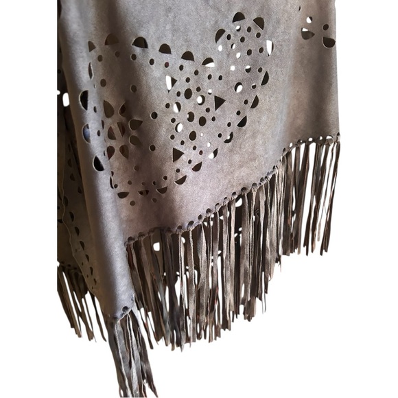Indigo Thread Co. black laser cut faux suede wrap with fringe Sz s-xl - Picture 3 of 5